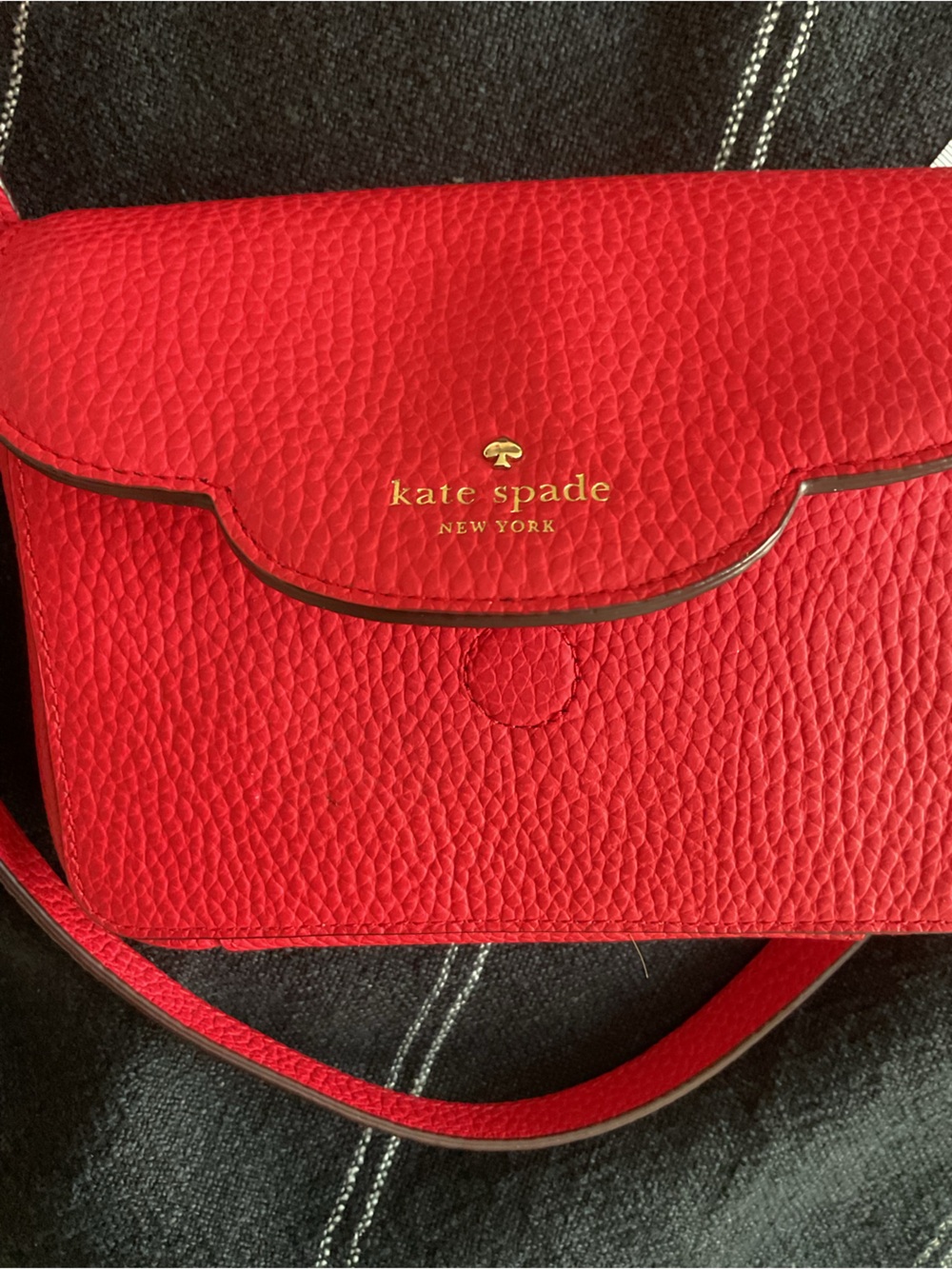 kate spade Pebbled Leather Crossbody in Bright Red. One size. NWOT. Never used. - Picture 8 of 11